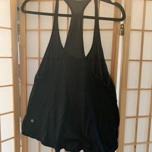 Lululemon black top